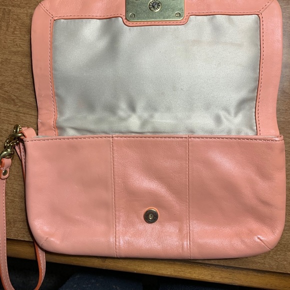Coach wristlet with removable strap - Picture 4 of 6